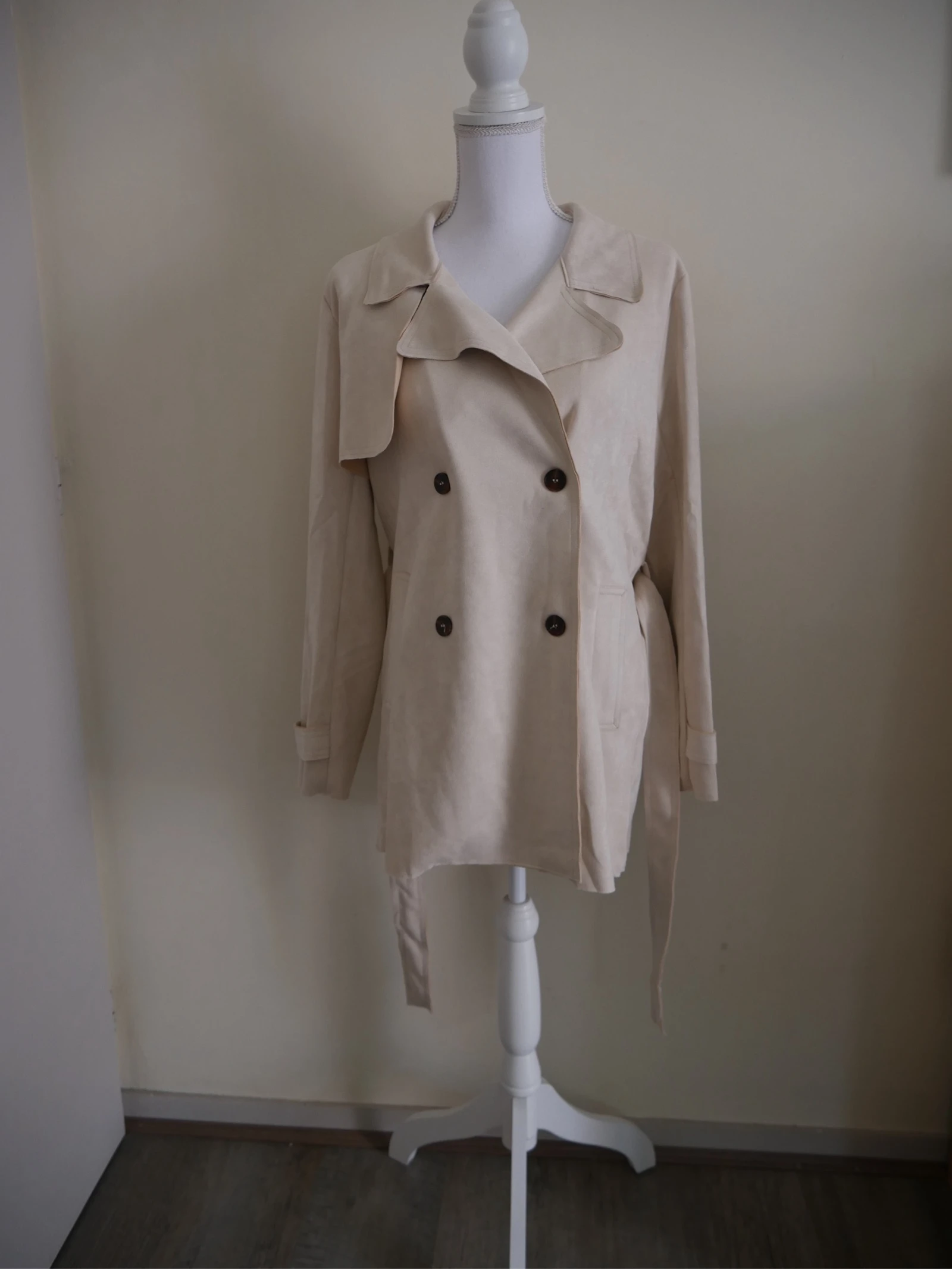 Trench en suédine beige - marque Charlior - neuf  – photo 4